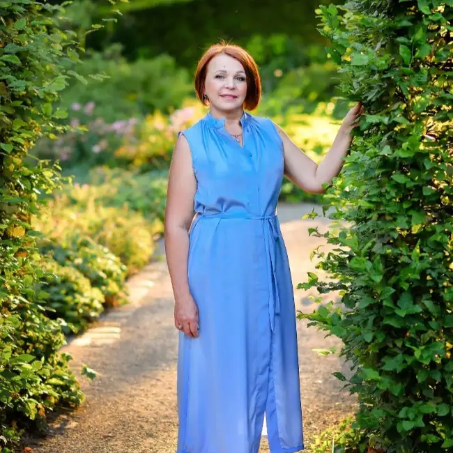 Elena, 57 - QZ DATE