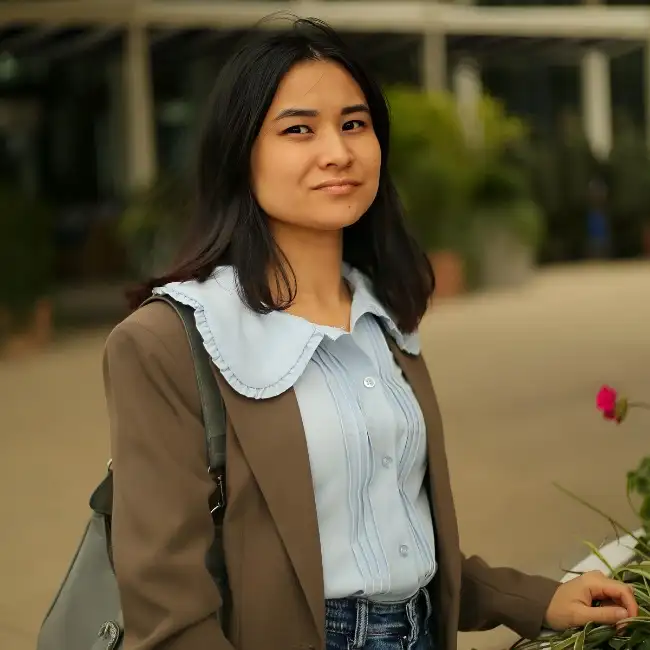 Akmaral, 34