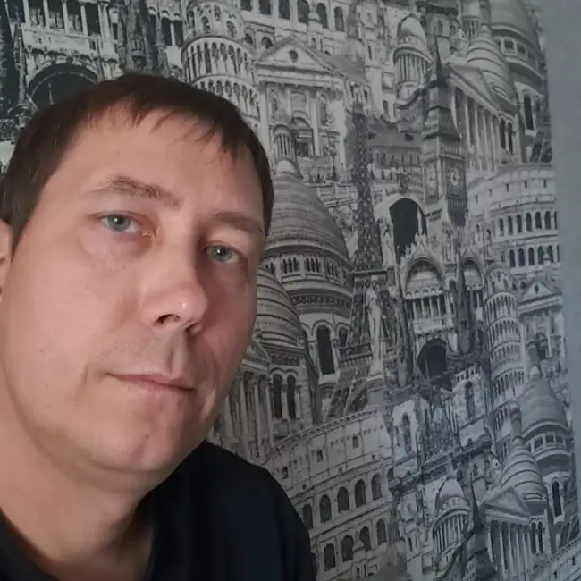 Dmitriy, 39